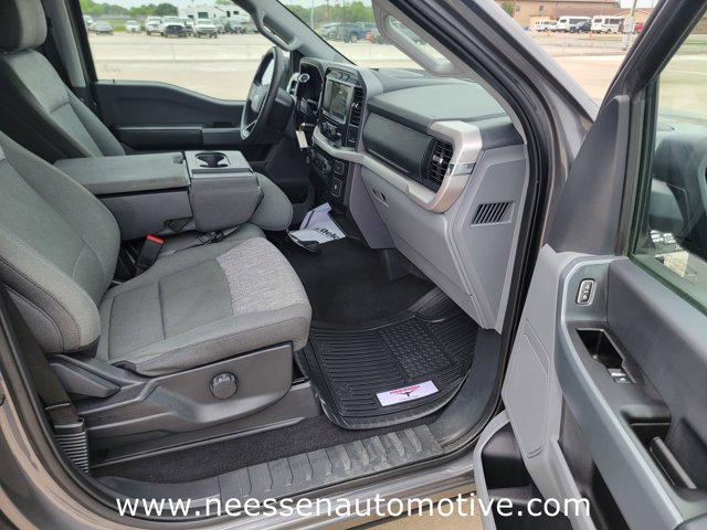 Vehicle image 11 of 38