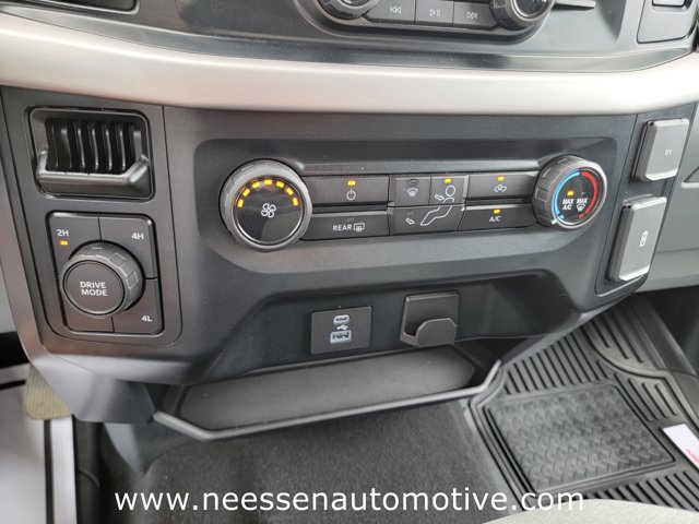 Vehicle image 28 of 38