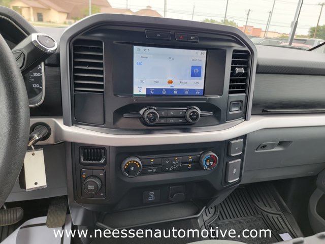 Vehicle image 25 of 38