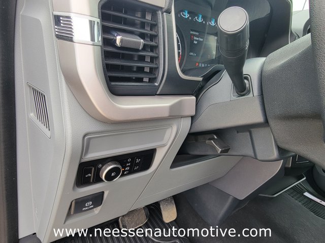 Vehicle image 18 of 38