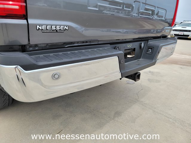 Vehicle image 33 of 38