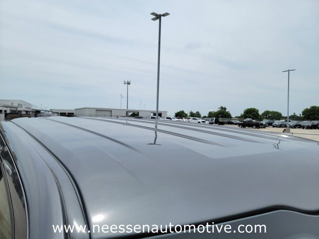Vehicle image 10 of 38