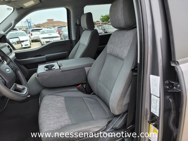 Vehicle image 16 of 38