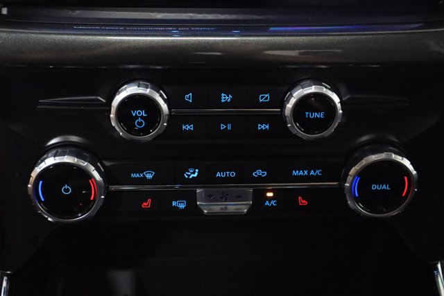 Vehicle image 20 of 34