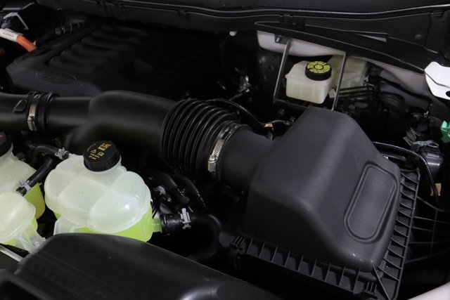 Vehicle image 29 of 34