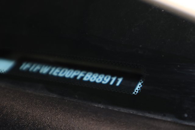 Vehicle image 30 of 34