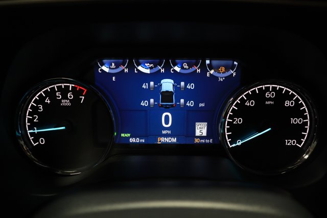 Vehicle image 16 of 34