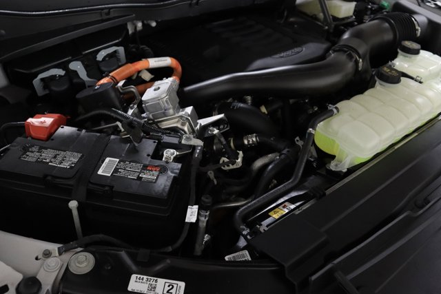Vehicle image 27 of 34