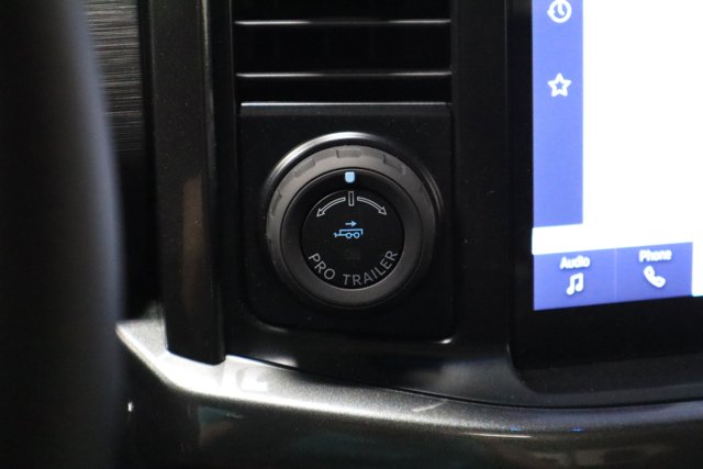 Vehicle image 27 of 34