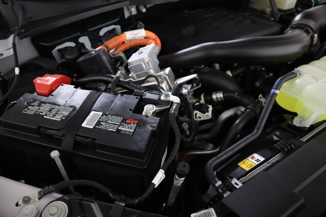 Vehicle image 29 of 34
