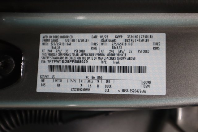 Vehicle image 33 of 34