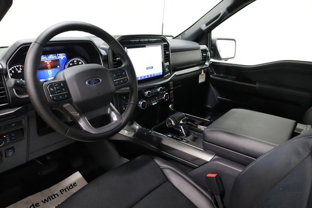 Vehicle image 16 of 34