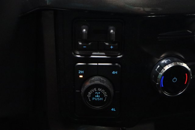 Vehicle image 26 of 34