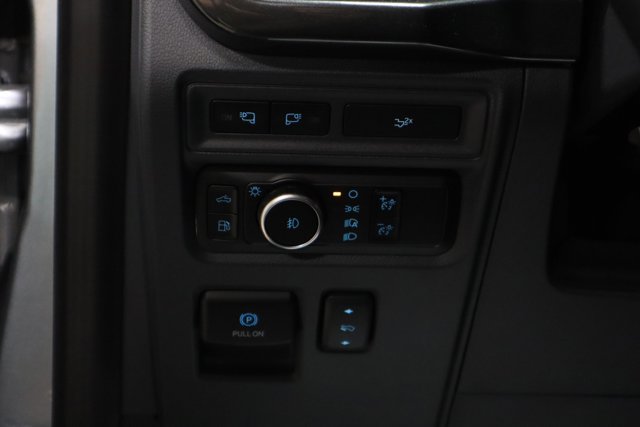 Vehicle image 15 of 34