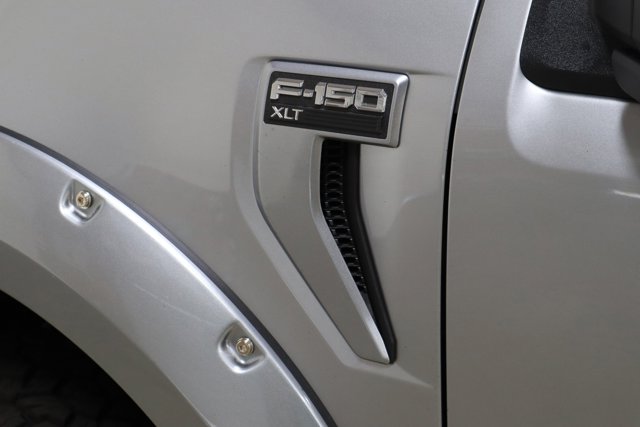 Vehicle image 7 of 34