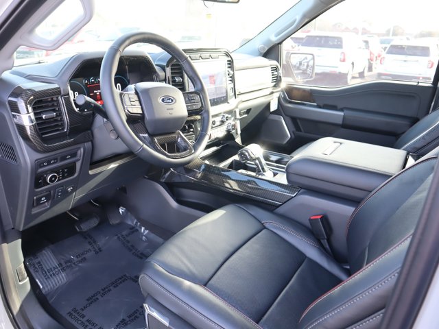 Vehicle image 17 of 39