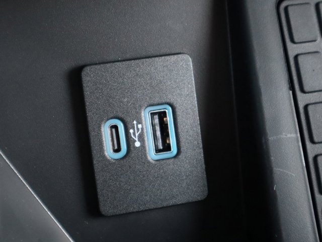 Vehicle image 29 of 39