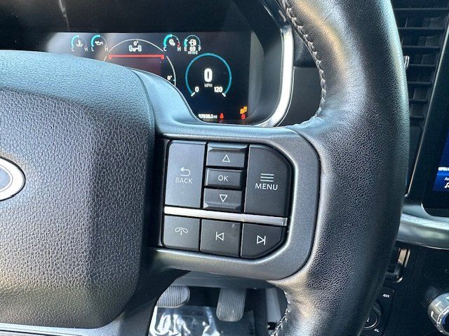 Vehicle image 16 of 40
