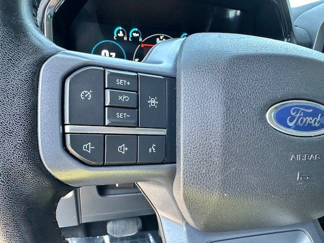 Vehicle image 15 of 40