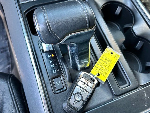 Vehicle image 22 of 40