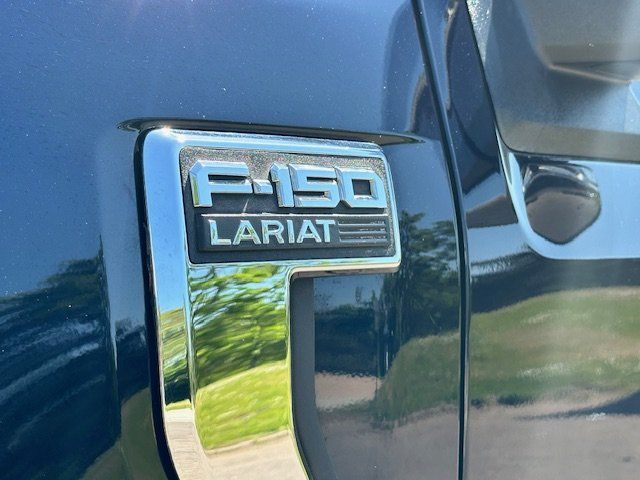 Vehicle image 34 of 40