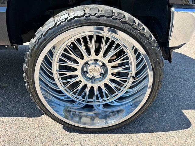 Vehicle image 37 of 40