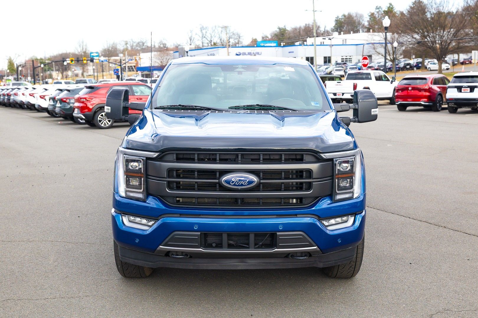 2023 Ford F-150 Lariat Image 3 of 30