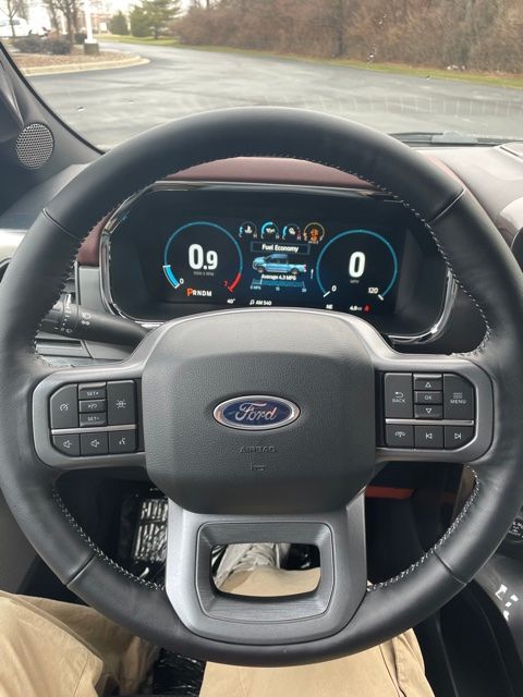 Vehicle image 21 of 36