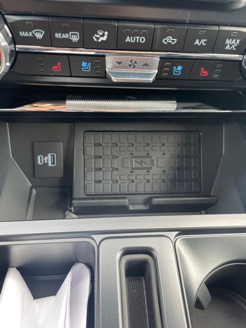 Vehicle image 29 of 36