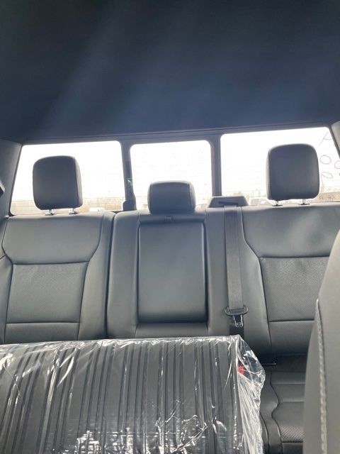 Vehicle image 34 of 36