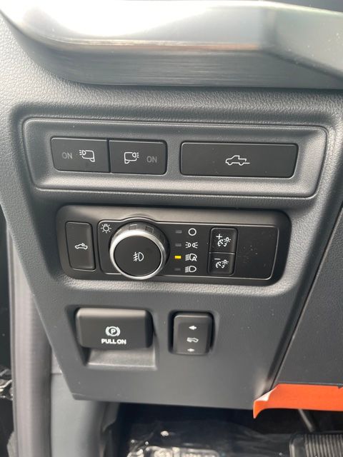 Vehicle image 20 of 36