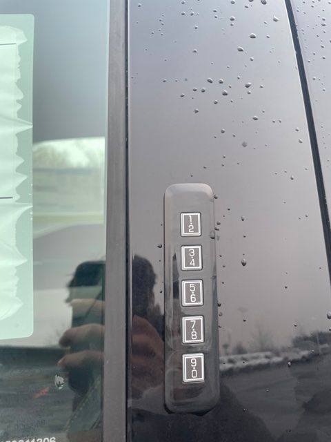 Vehicle image 14 of 36