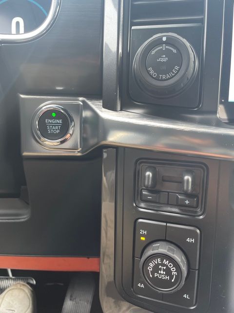 Vehicle image 27 of 36