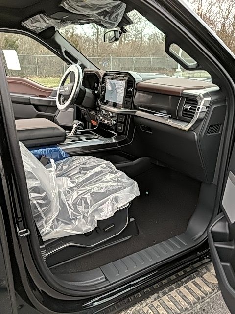 Vehicle image 20 of 36