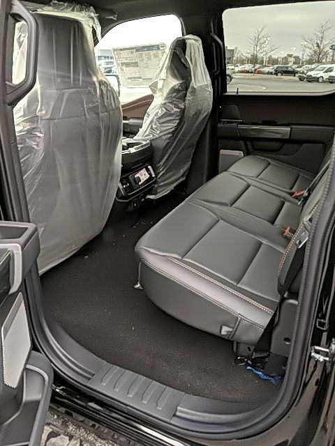 Vehicle image 18 of 36