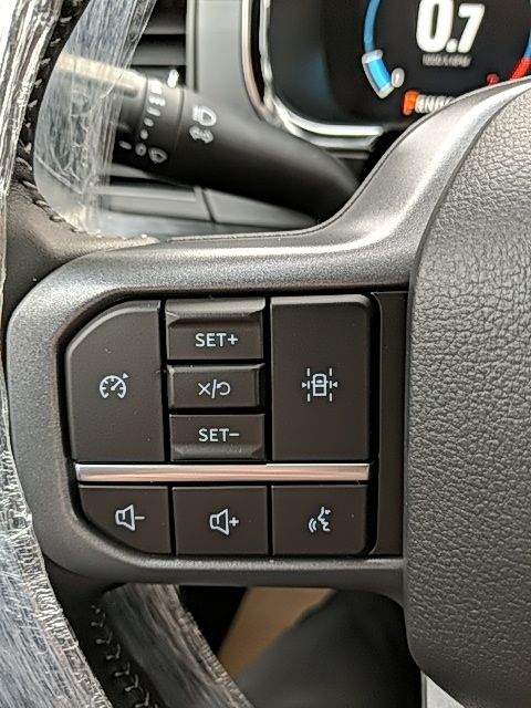 Vehicle image 34 of 36