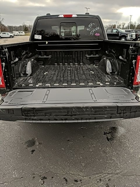 Vehicle image 15 of 36