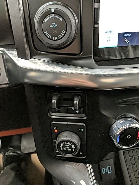 Vehicle image 32 of 36