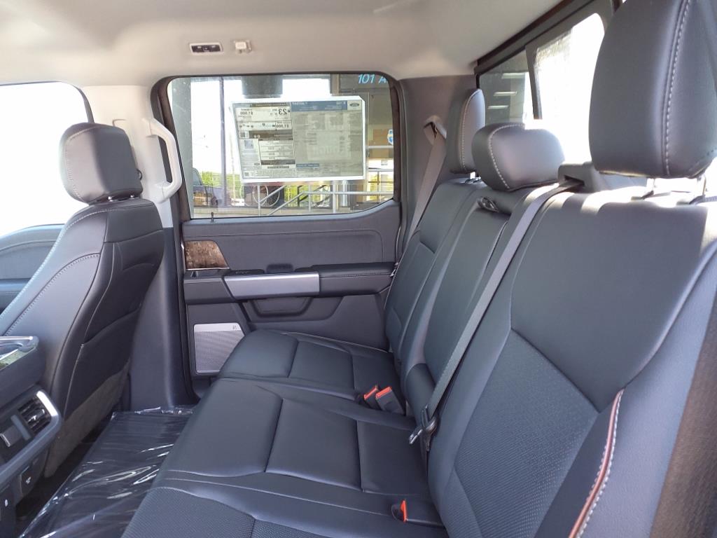 Vehicle image 8 of 18