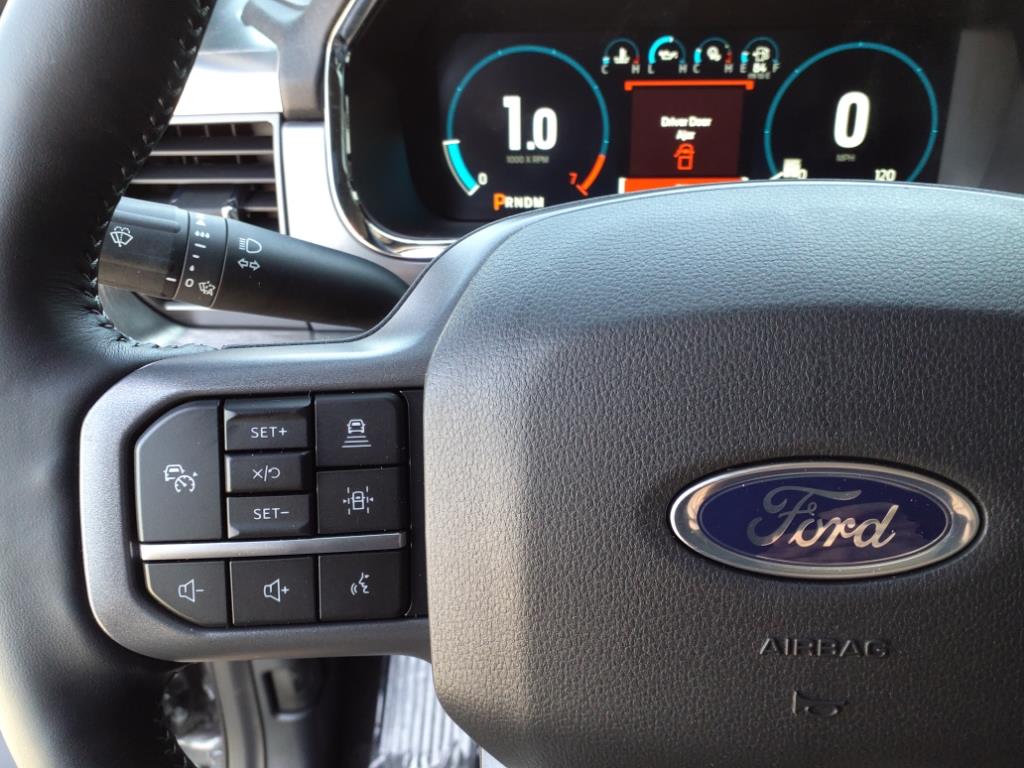 Vehicle image 10 of 18