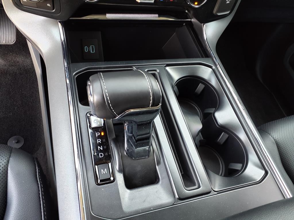 Vehicle image 14 of 18