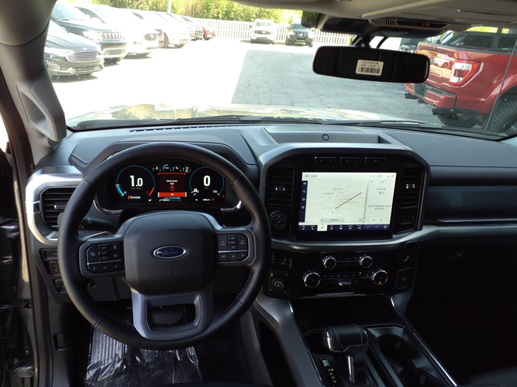 Vehicle image 9 of 18