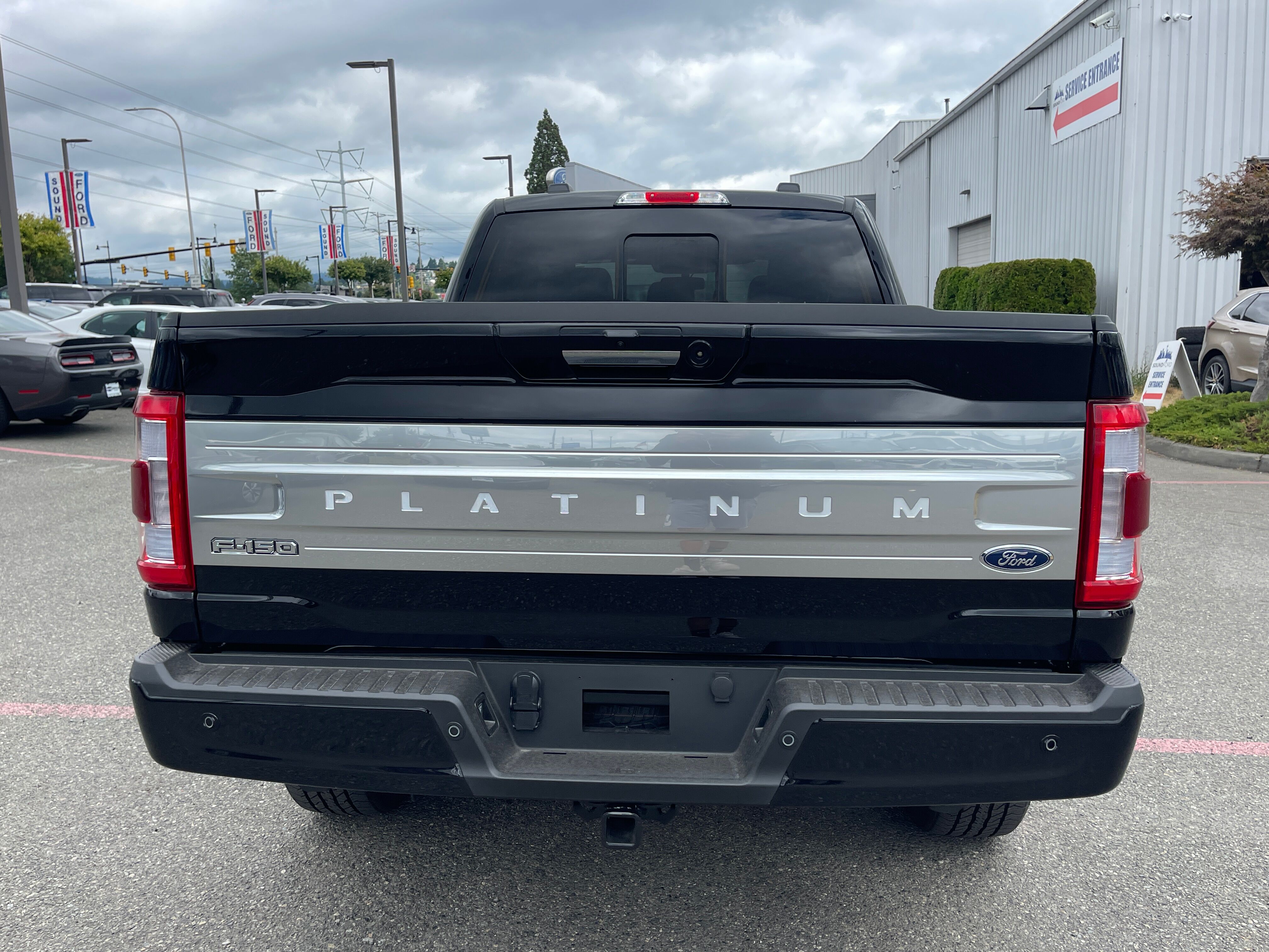 Vehicle image 6 of 10