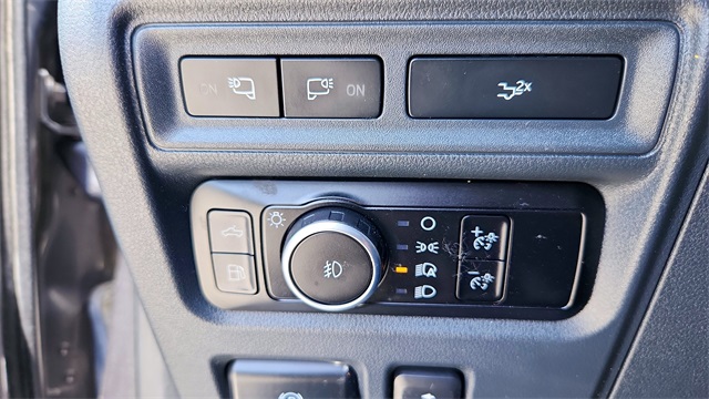 Vehicle image 29 of 35