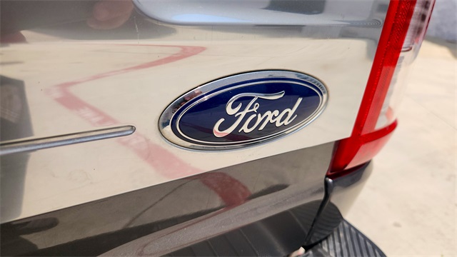 Vehicle image 23 of 35