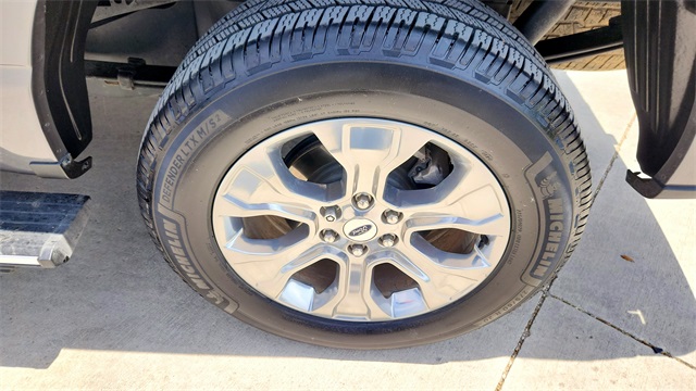 Vehicle image 28 of 35