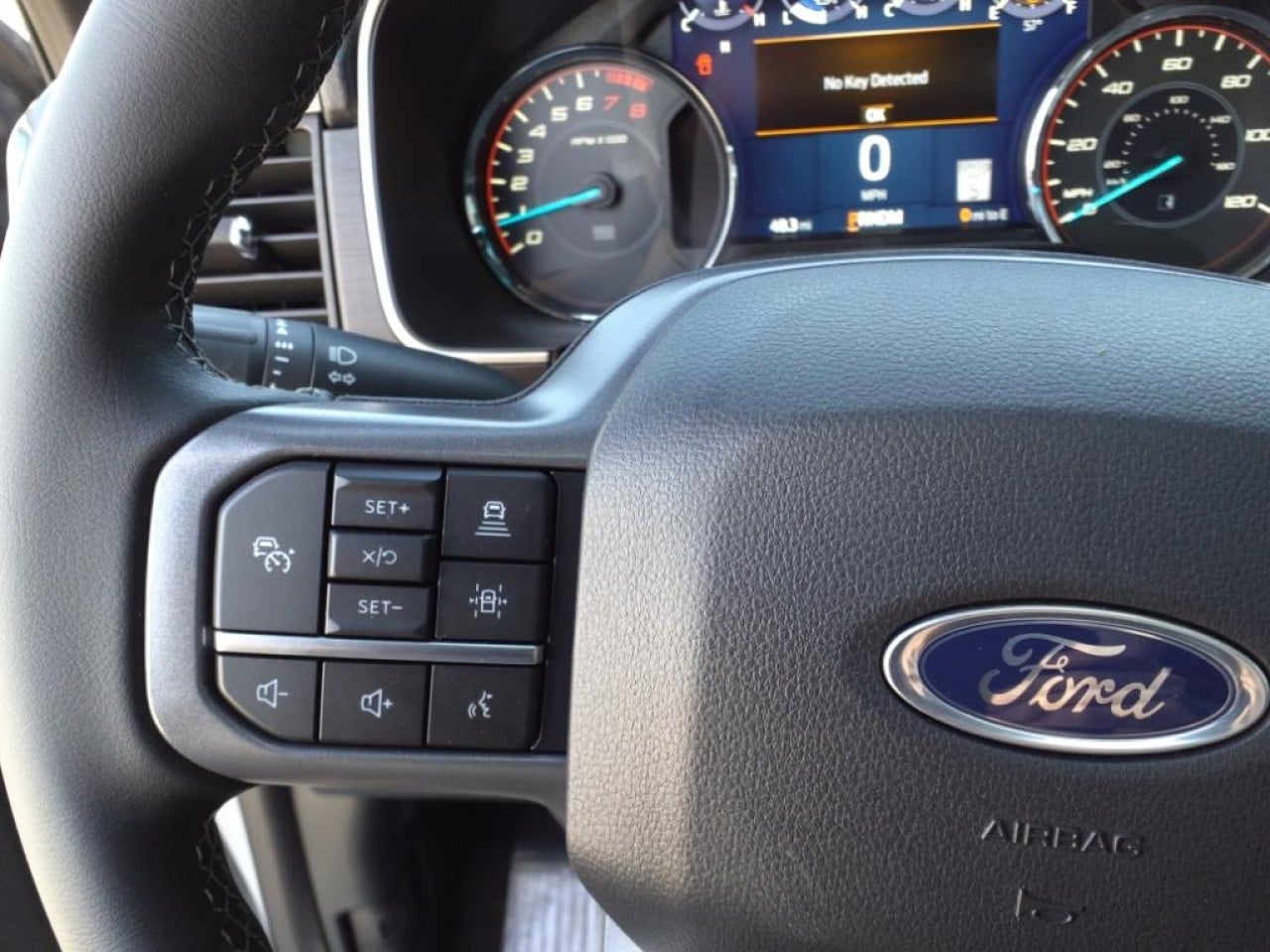 2023 Ford F-150 XLT Image 13 of 15