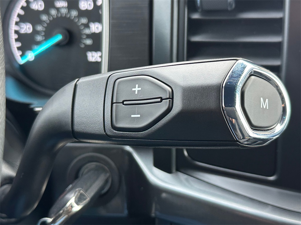 Vehicle image 28 of 30