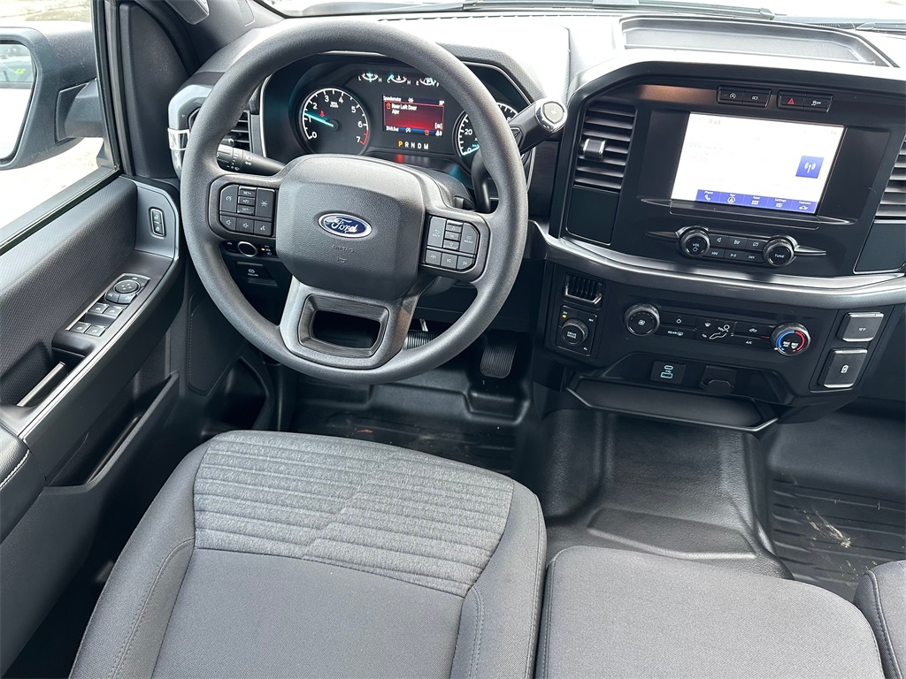 Vehicle image 17 of 30