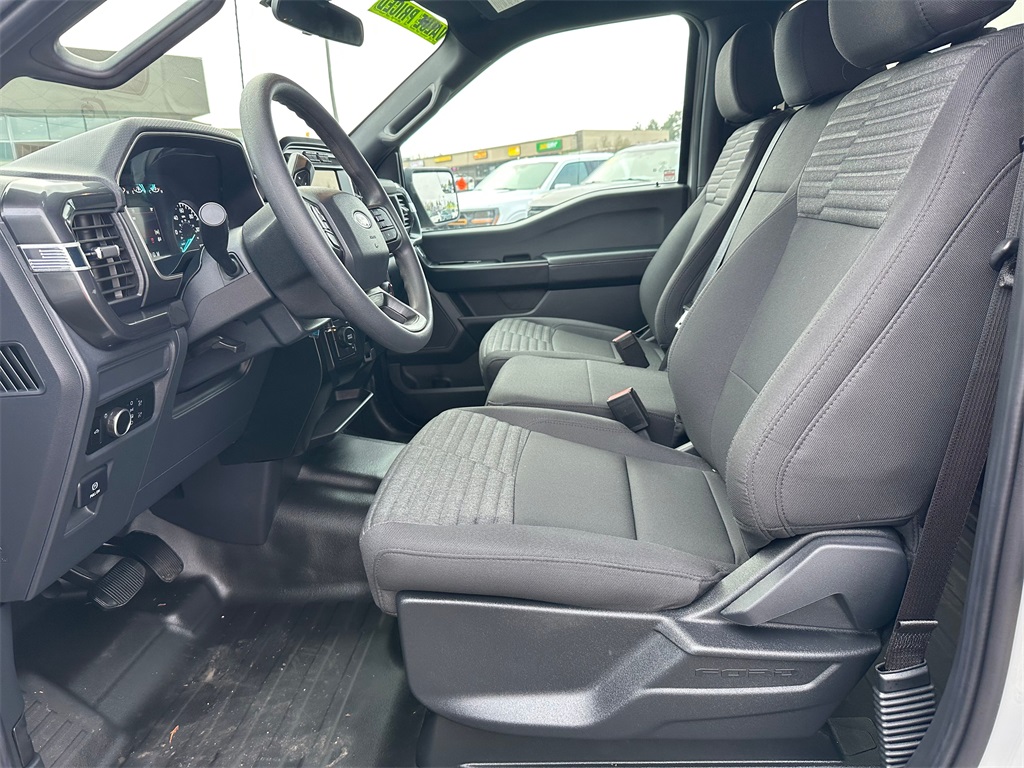 Vehicle image 19 of 30